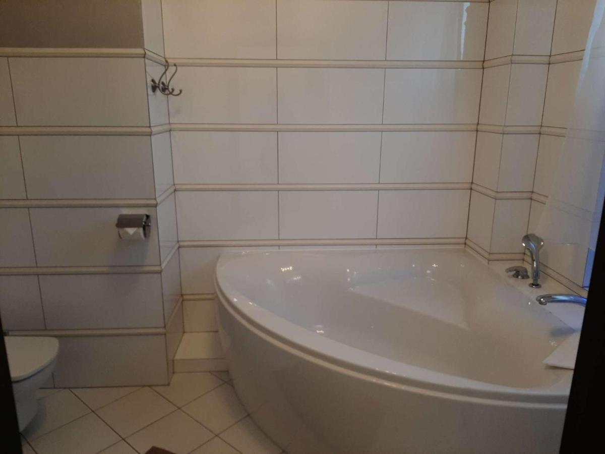 Pokoje Goscinne Teczowa Luban Bagian luar foto